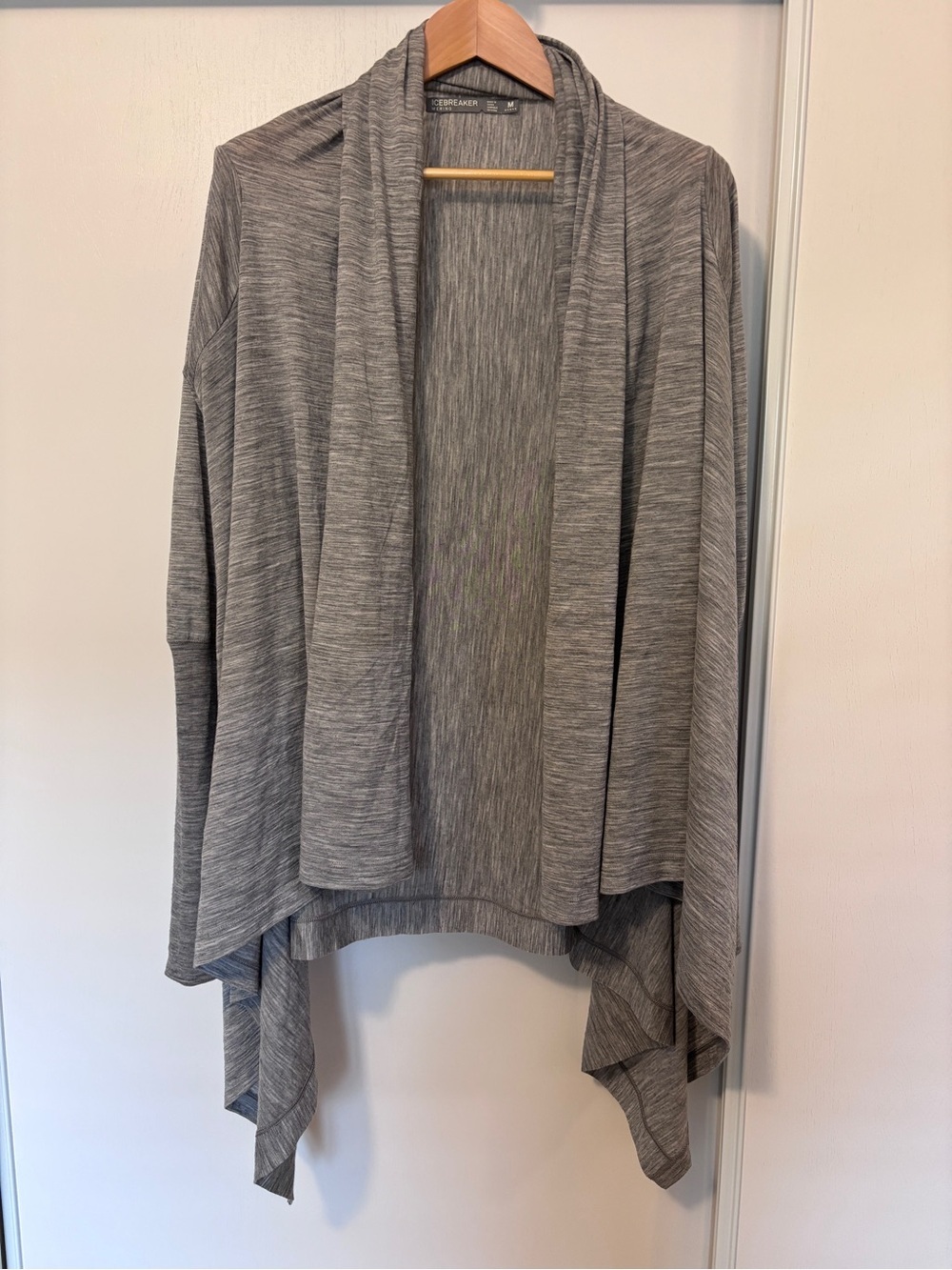 Icebreaker Open Cardigan Size Medium Waterfall Hiking Wool Gray Cozy Luxury Soft